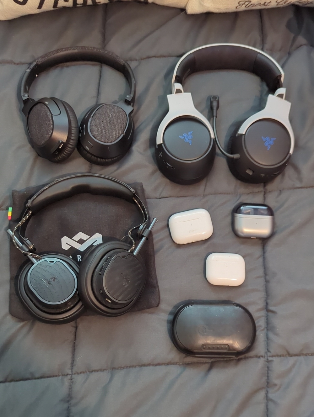 Mixed Bundle Of Earbuds And Headphones All Wireless Marley Razer Airpods